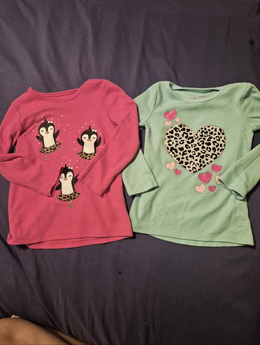 ⭐️⭐️5/$15. 2 jumping beans Pink Girls' Waffle Knit Top with Penguins And Hearts